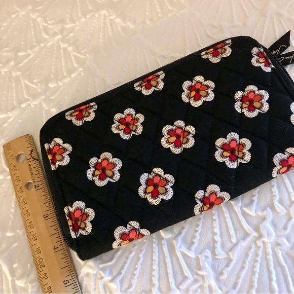 Vera Bradley Pirouette 3 Piece Set - Picture 9 of 16